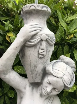 Waterornament waterkruiken - staande vrouw - tuinbeeld