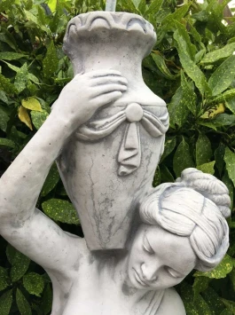 Waterornament waterkruiken - staande vrouw - tuinbeeld