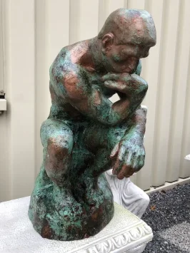 Die Denkerstatue – Gusseisen – 72 cm – Bronzefarbene Patina