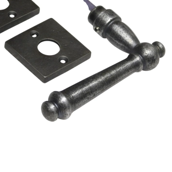 Set klinken Windsor + klinkrozetten vierkant - gietijzer verzinkt