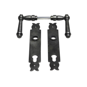 Set huisdeurbeslag - gietijzer - PC92 platen en klinken - klassiek