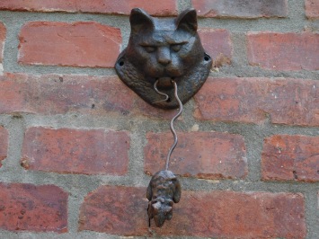 Türklopfer mit Katzen- und Mausmotiv – Gusseisen – einzigartig und langlebig