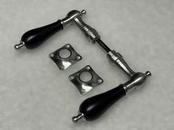 Türgarnitur in mattem Chrom – Türgriffe und Rosetten – komplett