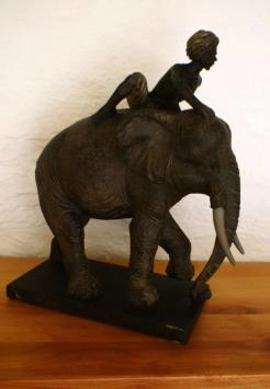 Skulptur Elefant mit Reiter, Polystein