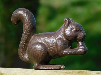 Eichhörnchen Statue Gusseisen braun.