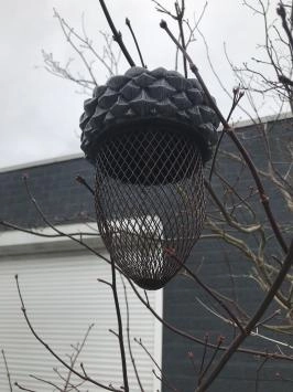 Mangeoire pour oiseaux, mangeoire en forme de gland, très belle décoration de jardin