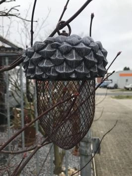 Mangeoire pour oiseaux, mangeoire en forme de gland, très belle décoration de jardin