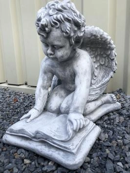 Ange avec livre - statue en pierre - 29 cm - plaque de texte