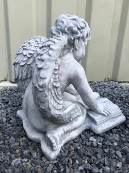 Ange avec livre - statue en pierre - 29 cm - plaque de texte