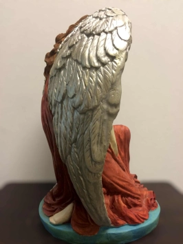 Kniender Engel - Statue aus Stein - 50 cm - in Farbe