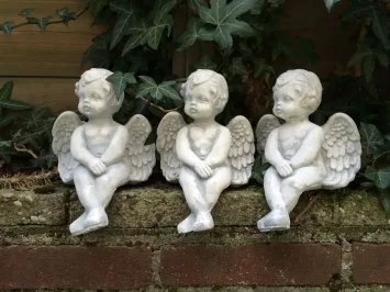 Ange assis - statue en pierre - 20 cm - décoration de jardin