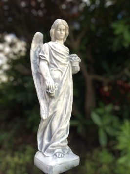 Engel mit Blumen - Steinstatue - 105 cm - klassisch weiß