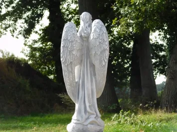 Statue d’ange avec roses – pierre – jardin et tombe – 70 cm