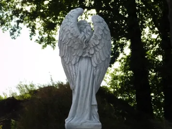 Engelfigur 80 cm – Stein – große Flügel – Grabdekoration