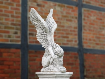 Kniender Engel - Steinstatue - 110 cm - klassisch weiß