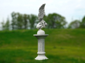 Ange à genoux sur socle - pierre - 139 cm - classique