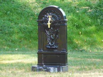 Fontaine de jardin sur pied – 89 cm – aluminium noir avec robinet