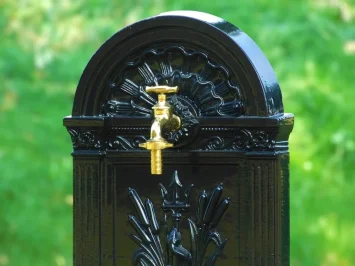 Fontaine de jardin sur pied – 89 cm – aluminium noir avec robinet