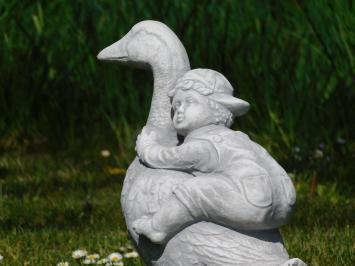 Tuinbeeld met tafereel, gans met kind, sierlijk beeld