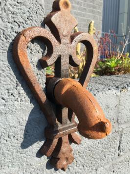 Waterspuwer voor muur fontein, hart kroon + Neptunus, Cast Iron.