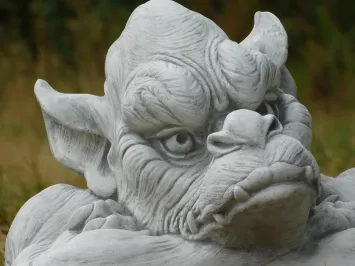 Gargoyle tuinbeeld – groot stenen figuur – 42 cm breed
