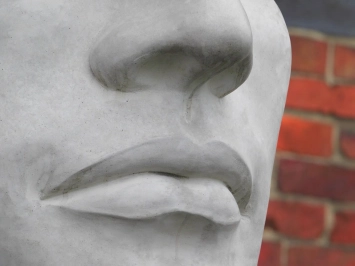 Statue de jardin en pierre « le visage » – 135 cm – exclusif