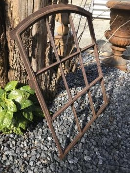 Stallfenster aus Gusseisen, zu öffnen, Gusseisen, Rost