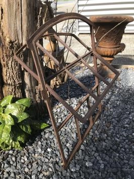 Stallfenster aus Gusseisen, zu öffnen, Gusseisen, Rost