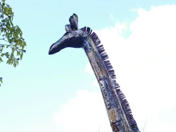 Giraffe 'Paulo' - handgemaakt uit Afrika - zwart met goud