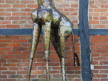Giraffe – schwarz mit Gold – afrikanische Handwerkskunst – 290 cm