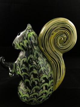Eine schöne Glasskulptur eines Eichhörnchens, ein Kunstwerk aus Glas!
