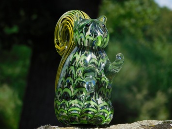Glas-Eichhörnchen-Skulptur – handgefertigtes Kunstobjekt – 16 cm
