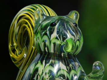 Glas-Eichhörnchen-Skulptur – handgefertigtes Kunstobjekt – 16 cm