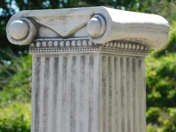 Socle classique – pierre massive – 70 cm – Colonne ionique