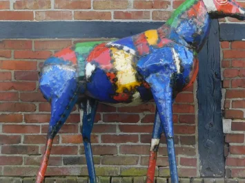 Cerf « Nuru » – métal coloré – fait main – 185 cm