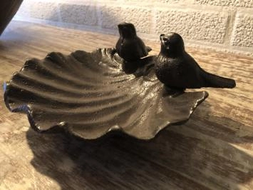 Bain d'oiseaux en fonte avec 2 oiseaux