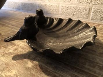 Bain d'oiseaux en fonte avec 2 oiseaux