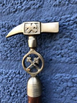 Wandelstok met messing handgreep, de mijnen