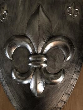 Schöne Metallschild mit Französisch Lilie, Burg-Stil, groß