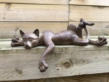 Sculptuur liggende kat uit Polystein