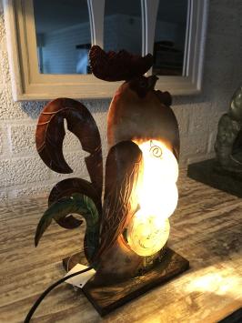 Lamp met haan, decoratief, metaal, mooie lamp, sierlijk.
