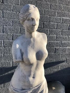 Vénus de Milo - sur socle - pierre - 160 cm - blanc classique