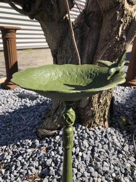 LETZTE: Vogeltränke mit Hummingbird XL, Gusseisen, antik-grün-rost