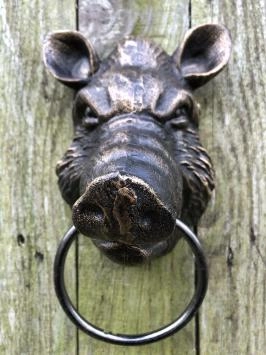 Fer à repasser en forme de tête de sanglier, aspect bronze, avec anneau porte-serviette