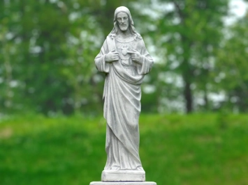 Jezus - tuinbeeld op sokkel - stenen beeld - 150 cm - klassiek wit