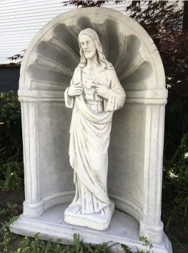 Jesus in Gebetskapelle – Stein – religiöse Gartenstatue