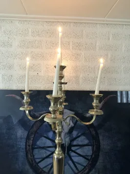 Großer Bodenleuchter Raw Gold – Aluminium – 120 cm