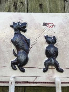Porte-manteau à 6 crochets, avec chiens qui font pipi, comique