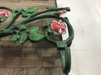 Porte-manteau mural, fonte verte avec roses rouges, 3 crochets robustes