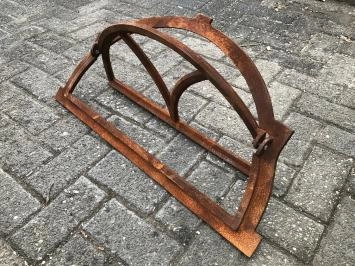 Fenêtre d'écurie en fonte demi-ronde en V, fenêtre battante